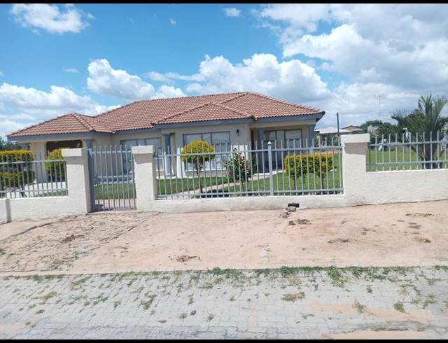 3 BEDROOM HOUSE FOR SALE IN MOKOPANE RURAL
